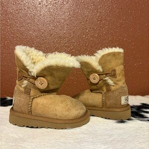 UGG Toddler Bailey Button Boots